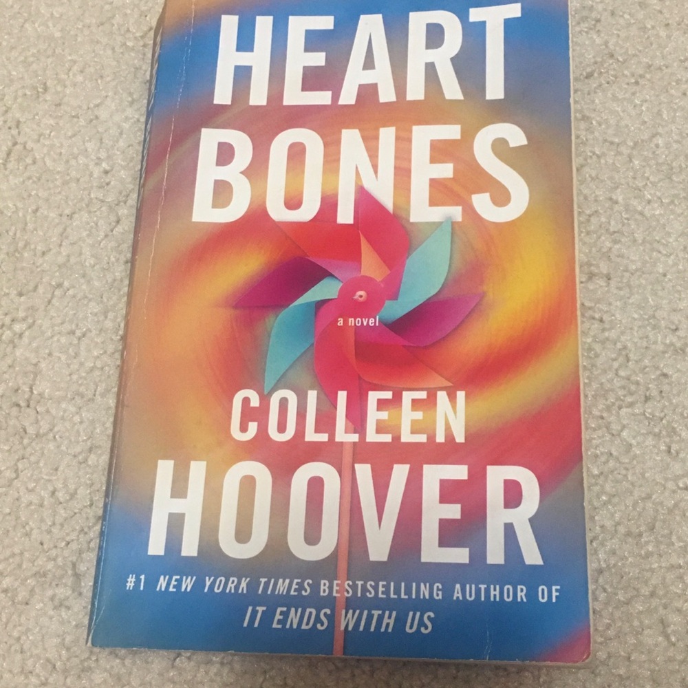 ❤️'Heart Bones' Novel - Multicolor Cover🌈